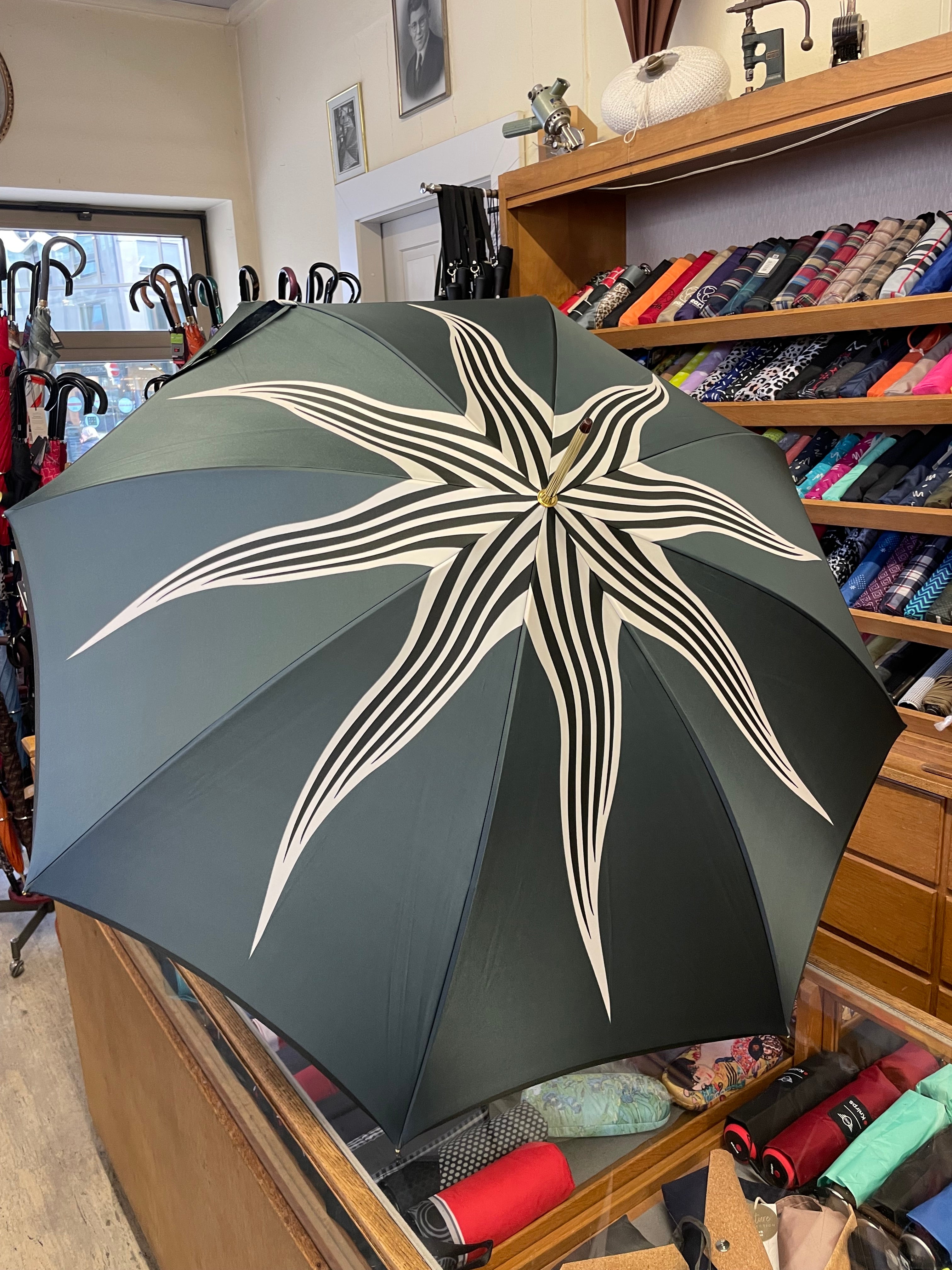 Damen Langschirm kunstvolle Blüte